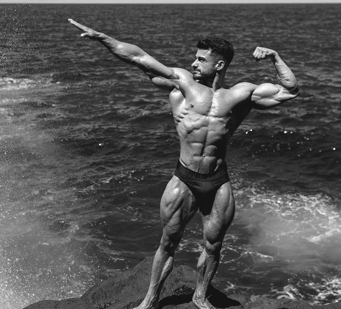 Diego Aguilar Armas posing, Men's Classic Physique athlete